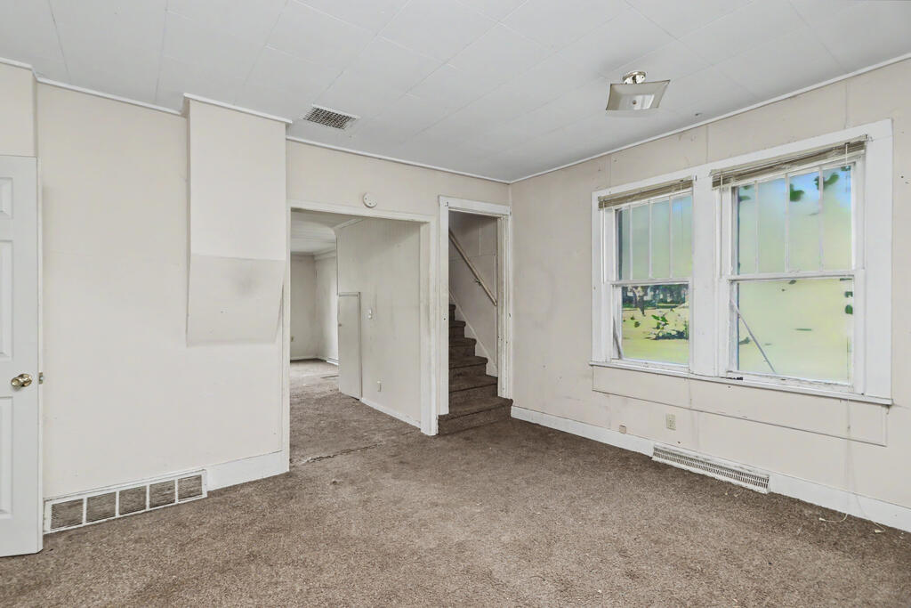 219 Spring Street Property Photo 6