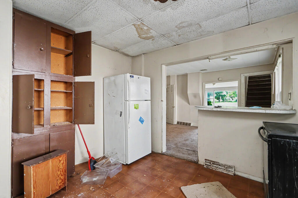 219 Spring Street Property Photo 10