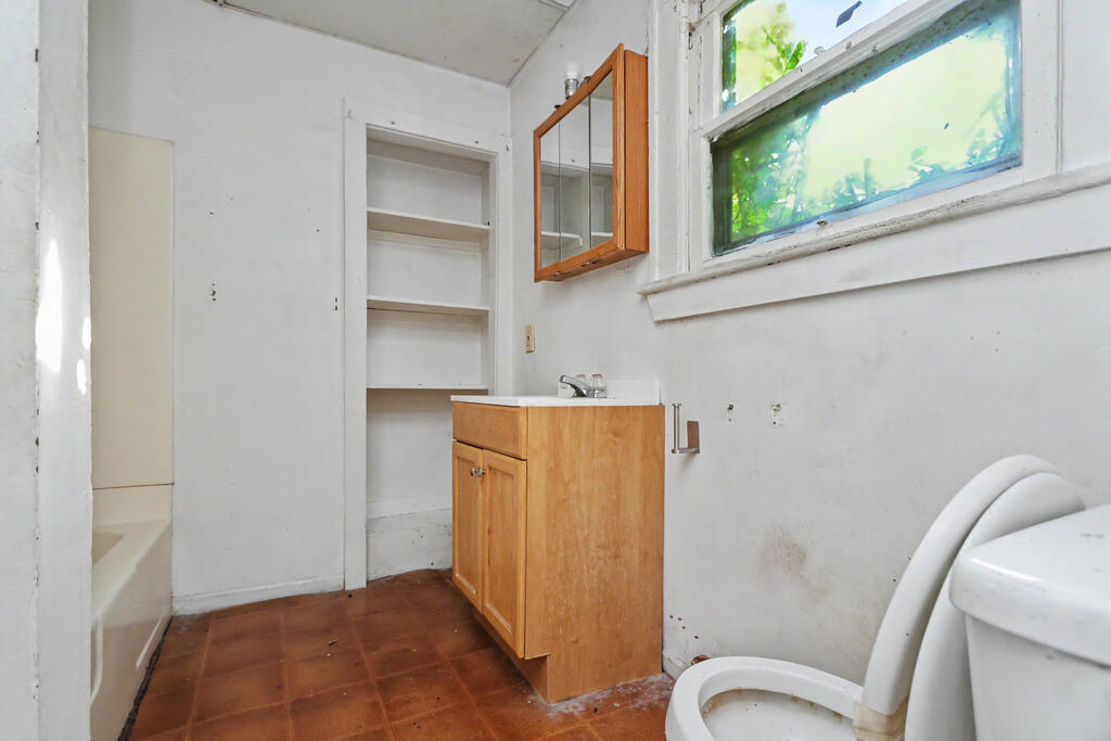 219 Spring Street Property Photo 12