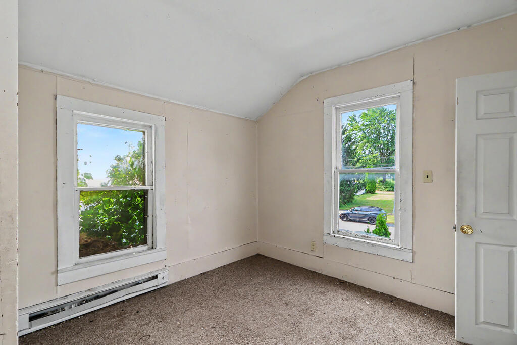 219 Spring Street Property Photo 14
