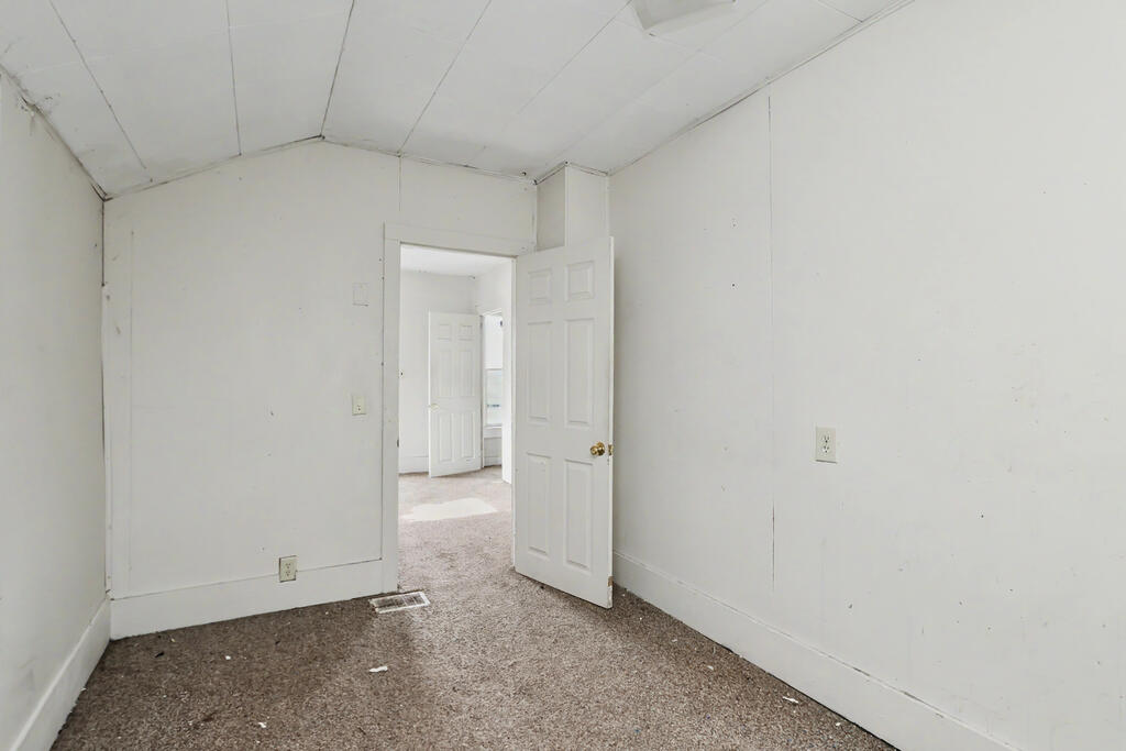 219 Spring Street Property Photo 16