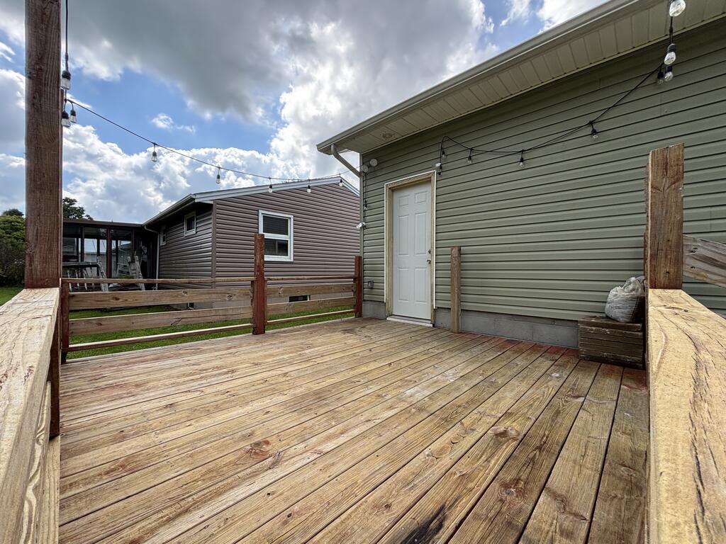 82 W Main St Property Photo 5