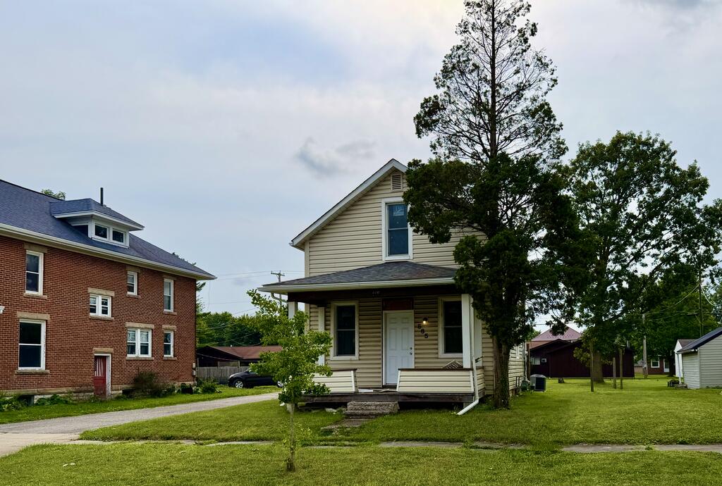 565 South Spring St Property Photo 1