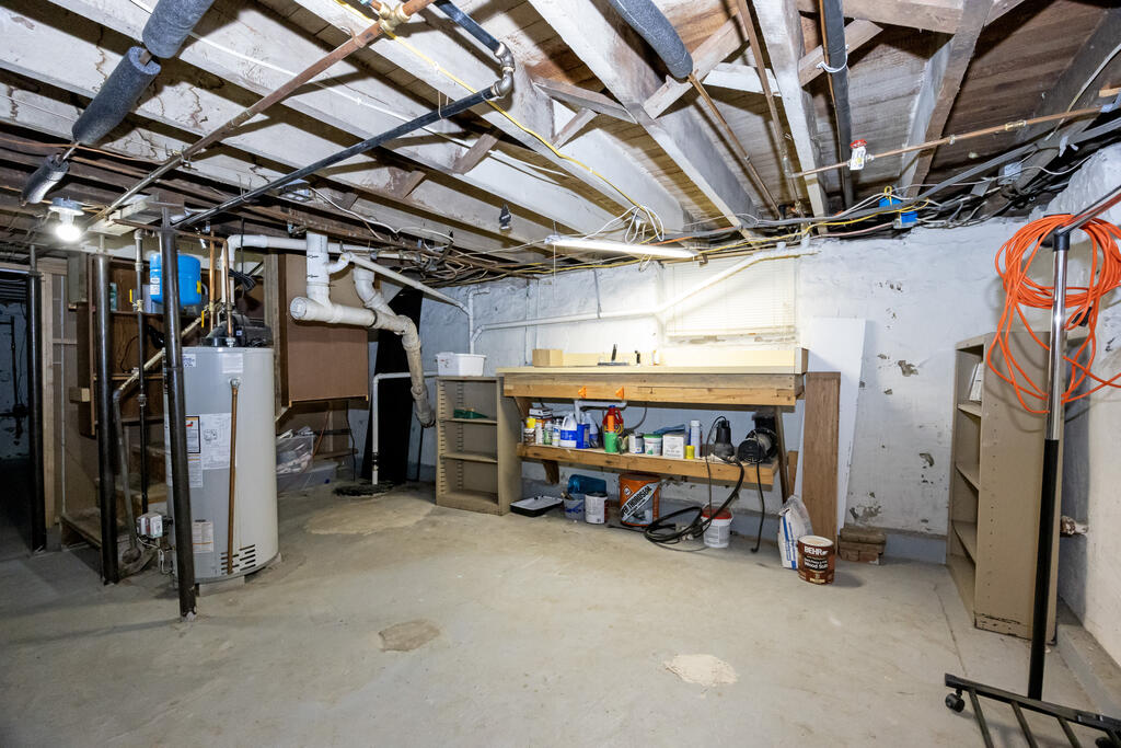 125 E Walnut St Property Photo 11