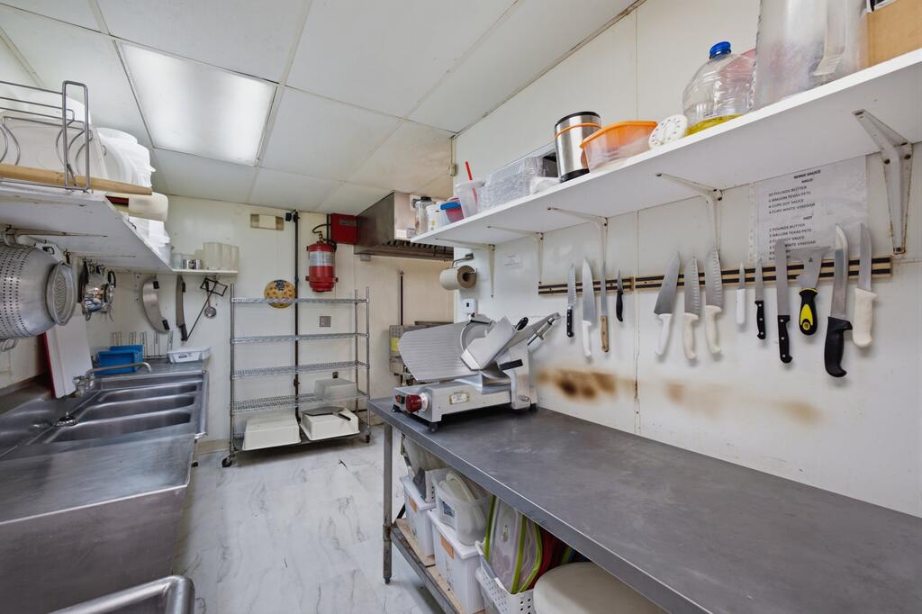 547 E Main Property Photo 32