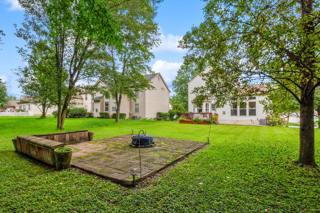 1097 Pebble Brook Dr Property Photo 3