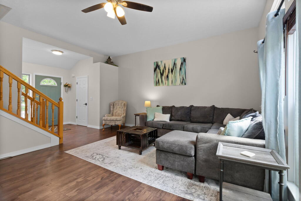 1097 Pebble Brook Dr Property Photo 7