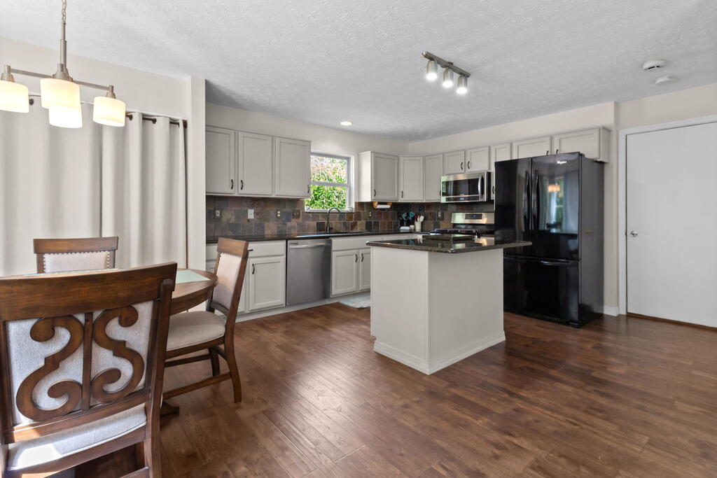 1097 Pebble Brook Dr Property Photo 13