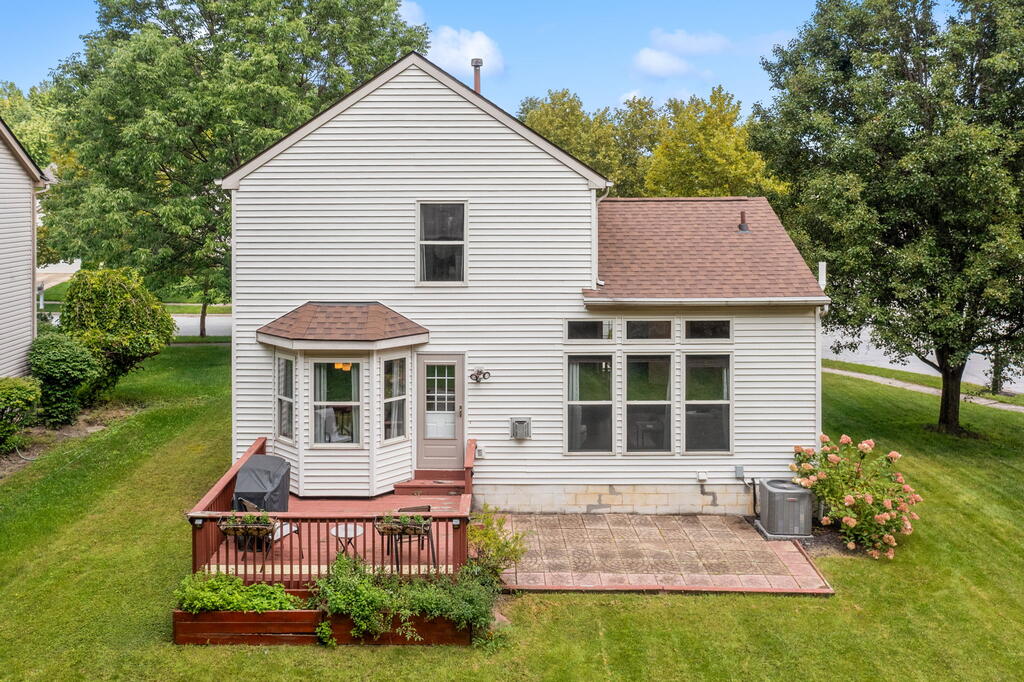 1097 Pebble Brook Dr Property Photo 28