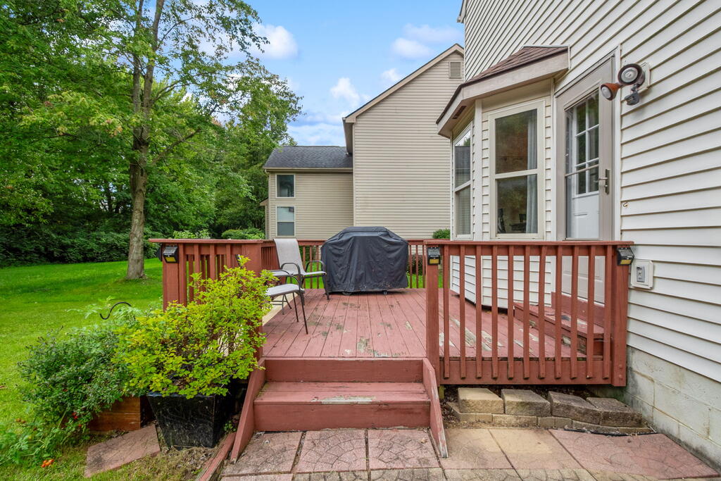 1097 Pebble Brook Dr Property Photo 29