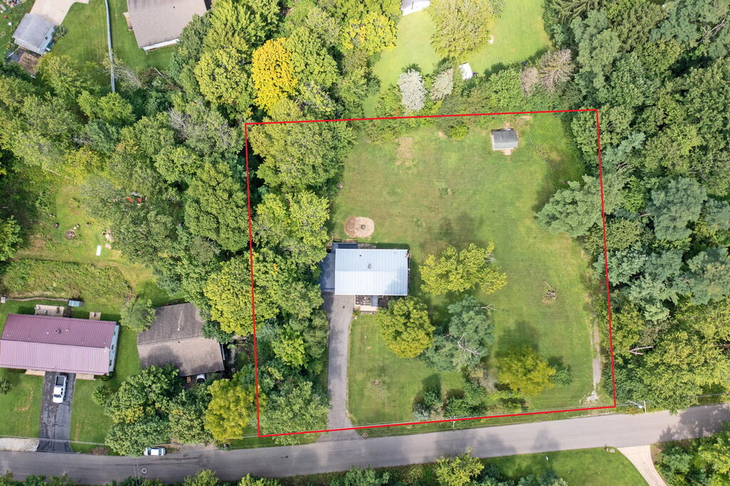 646 Kennedy Dr Property Photo 3