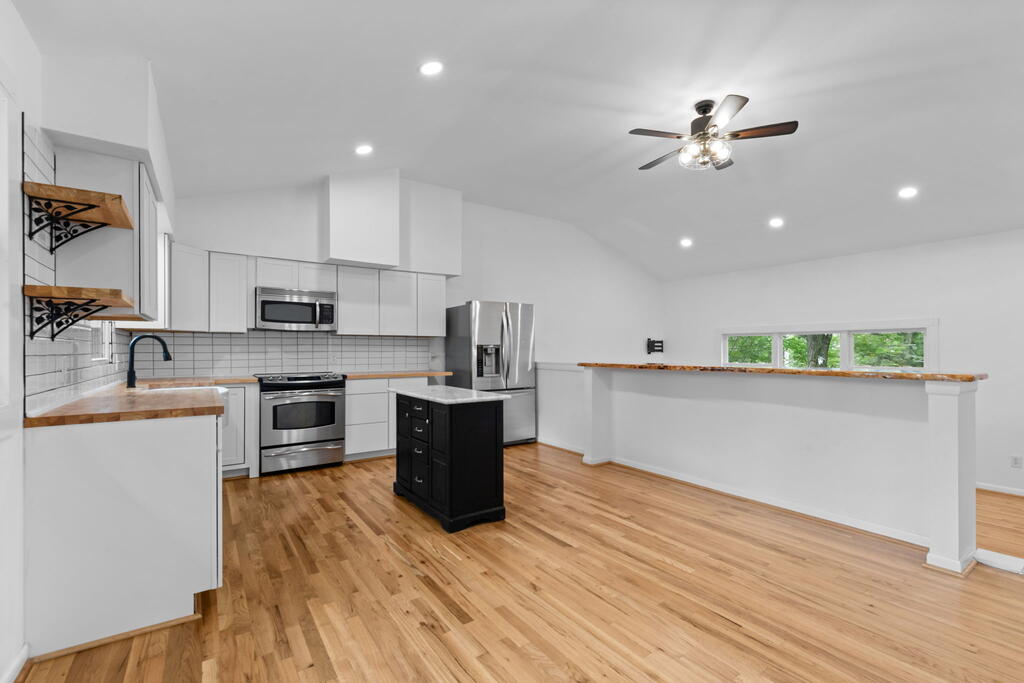 646 Kennedy Dr Property Photo 10