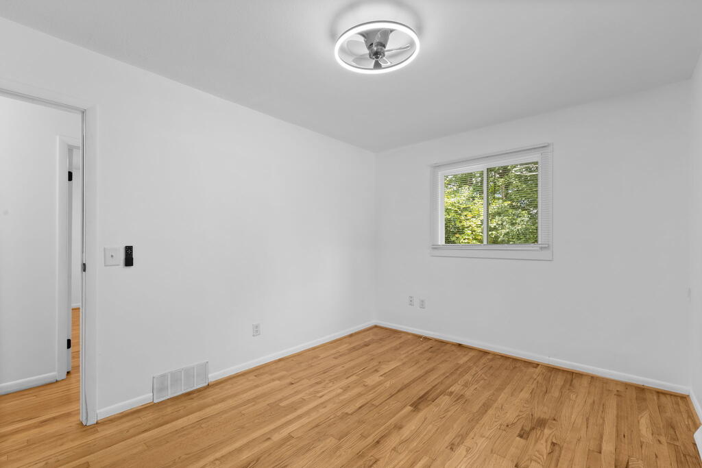 646 Kennedy Dr Property Photo 23