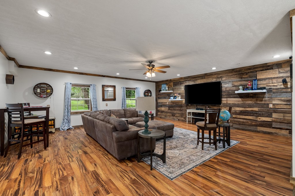 521 Harlan Road Property Photo 8