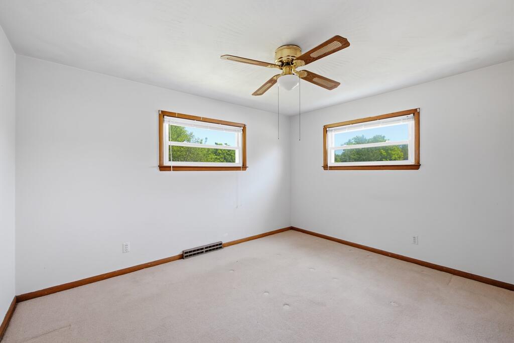 1085 Eaton St Property Photo 8
