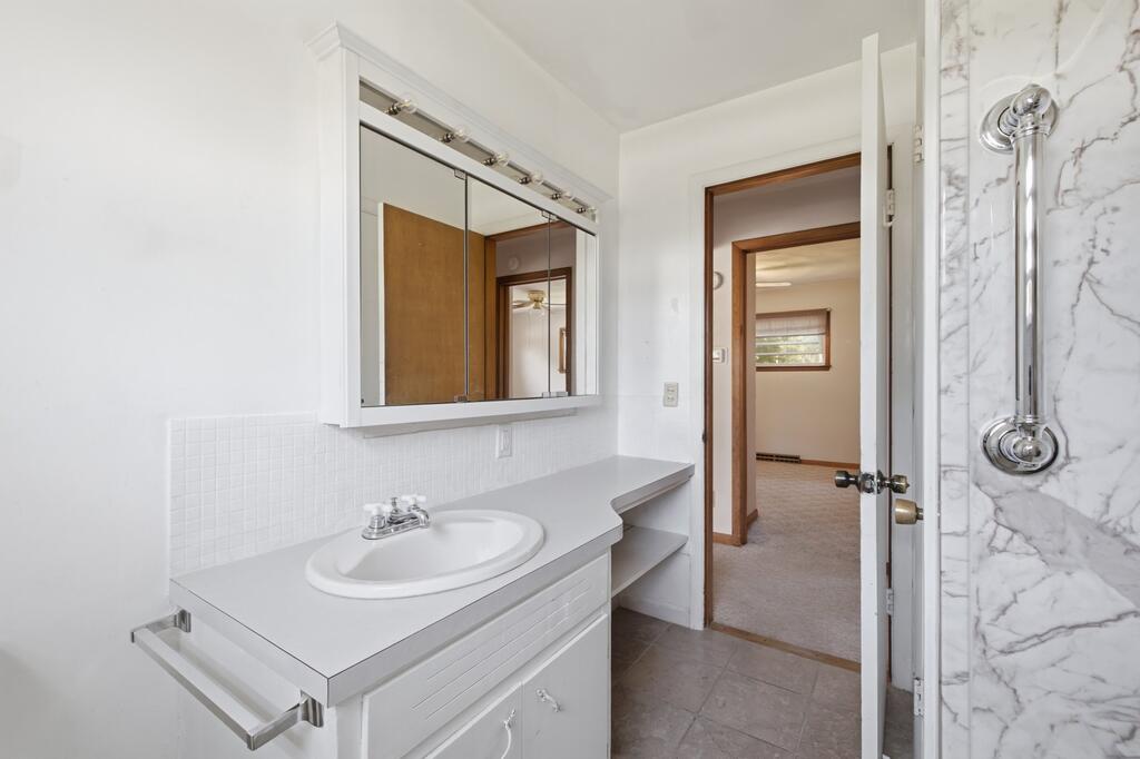 1085 Eaton St Property Photo 13