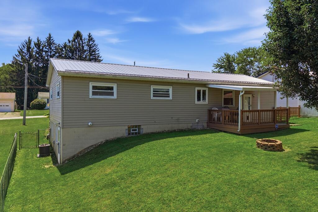 1085 Eaton St Property Photo 22