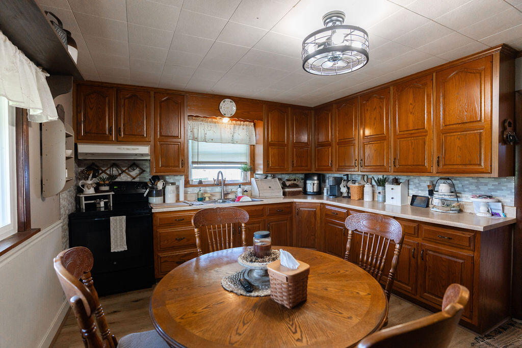 6768 Baker Rd. Property Photo 8