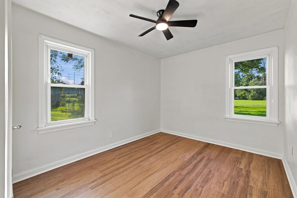 906 Duke Ave Property Photo 14