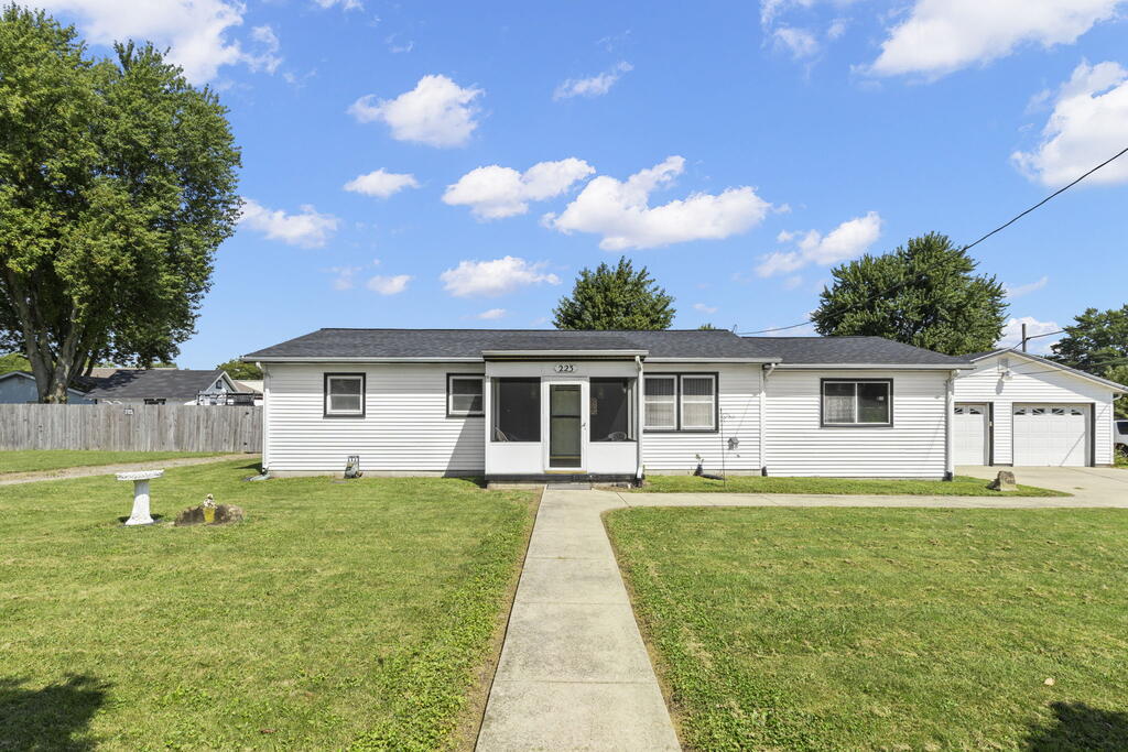 223 E North St.