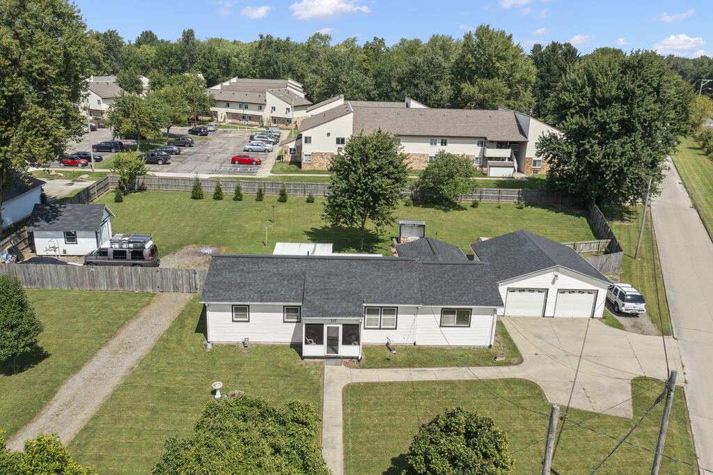223 E North St. Property Photo 29