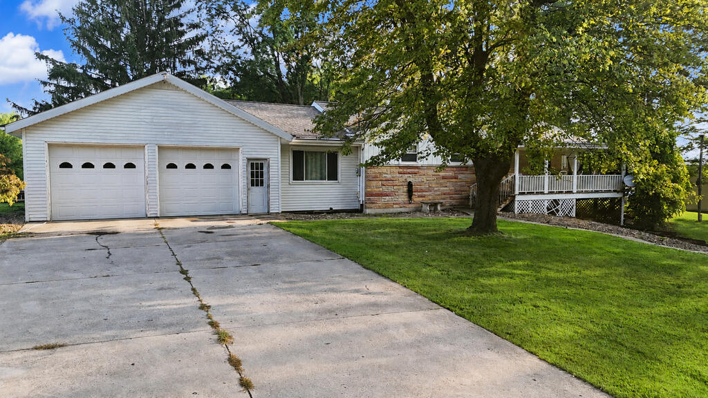 1812 Baseline Road West Property Photo 2