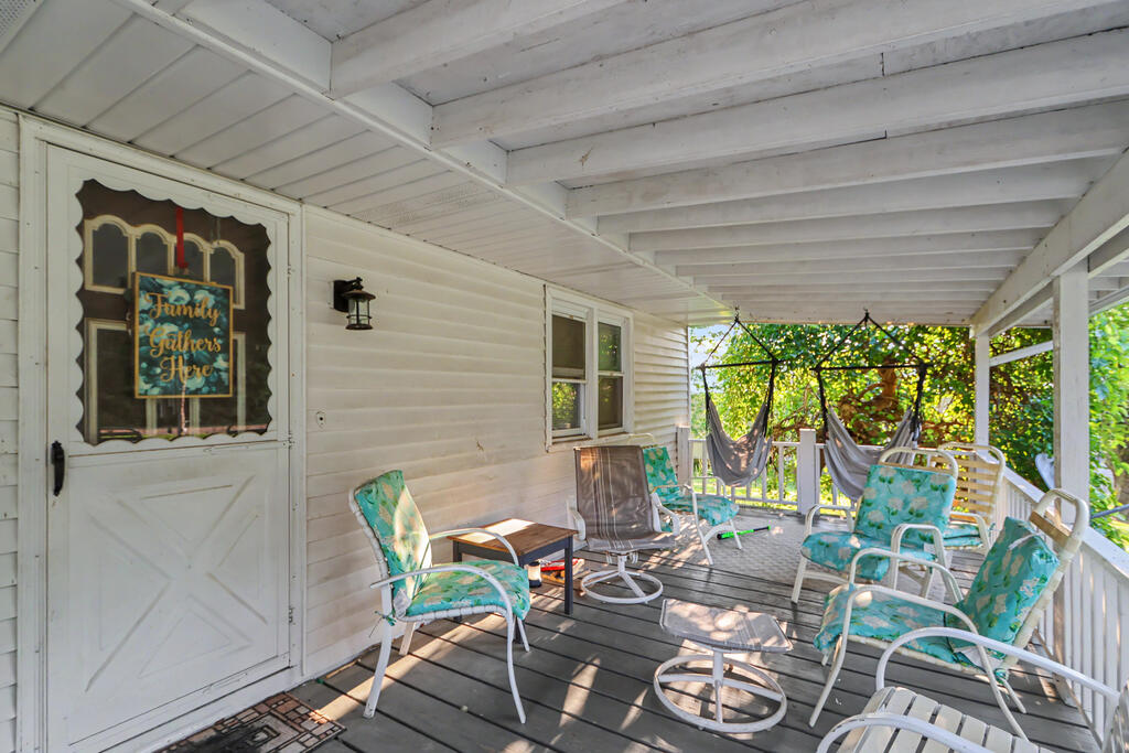 1812 Baseline Road West Property Photo 3