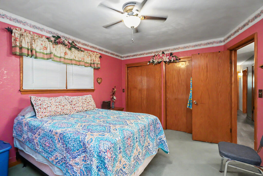 1812 Baseline Road West Property Photo 12