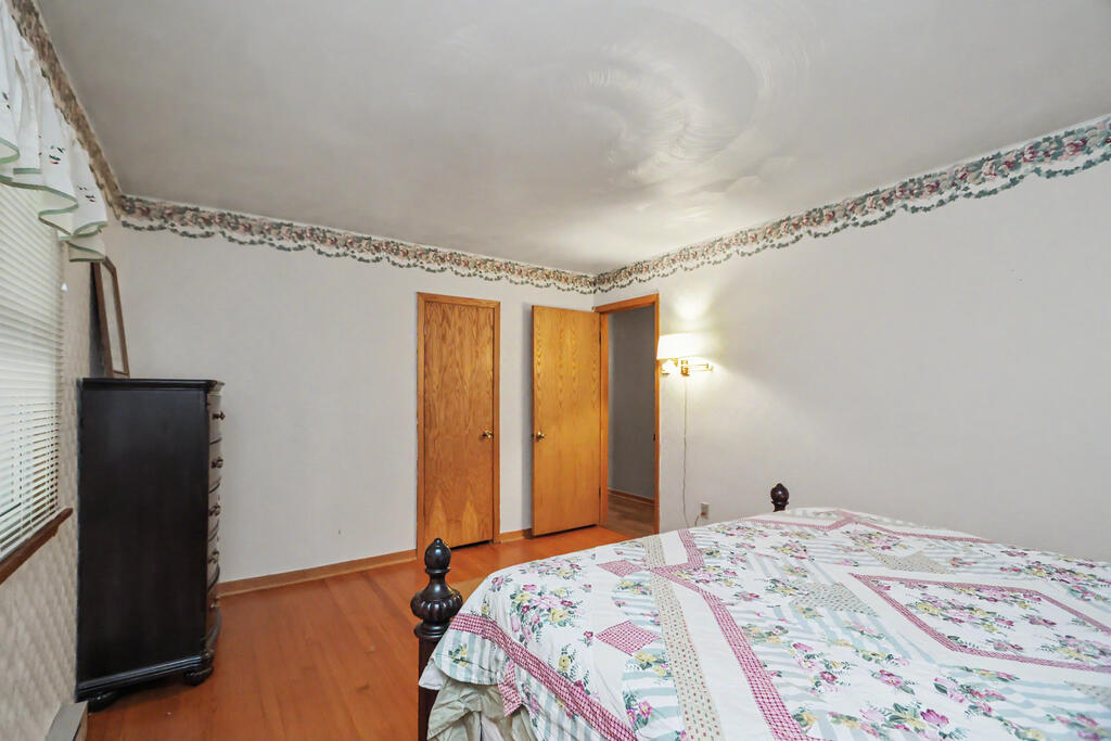 1812 Baseline Road West Property Photo 14