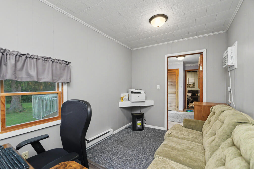 1812 Baseline Road West Property Photo 33