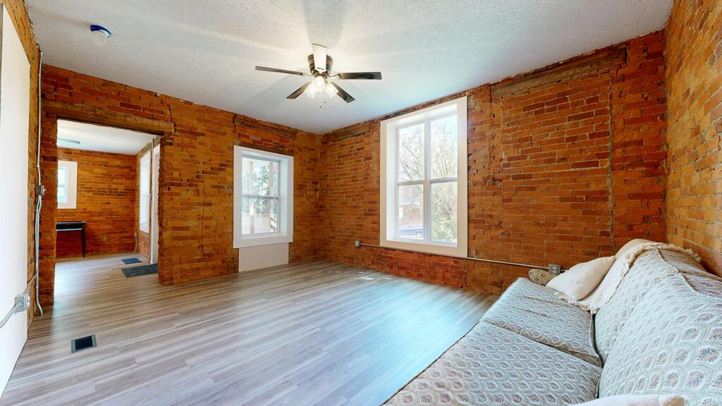 264 S Diamond St Property Photo 23