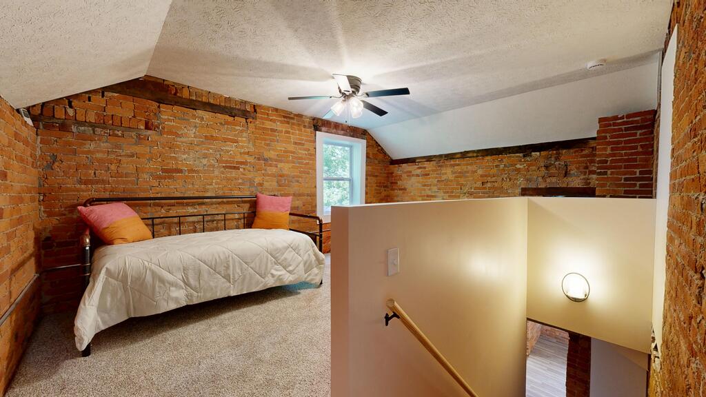 264 S Diamond St Property Photo 26