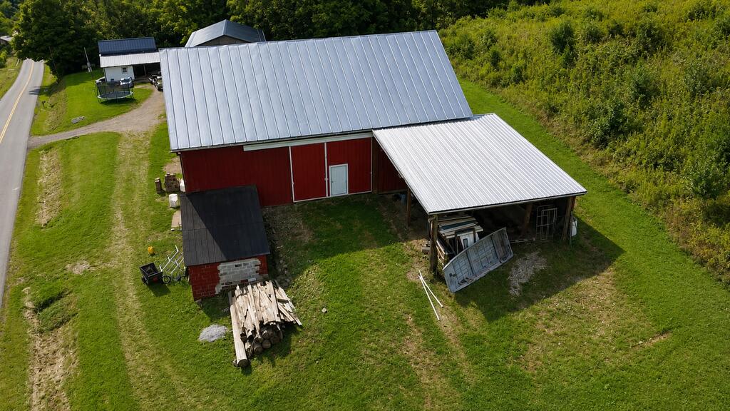 552 County Road 2575 Property Photo 36