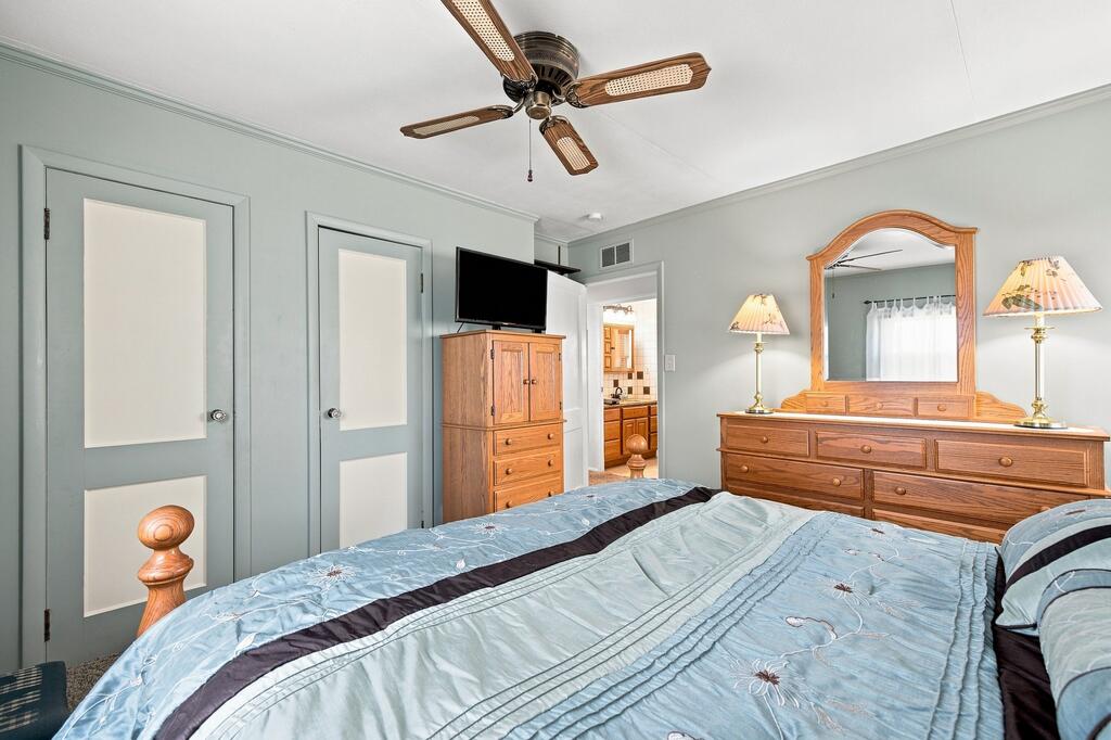 1020 Winthrop Ln. Property Photo 13