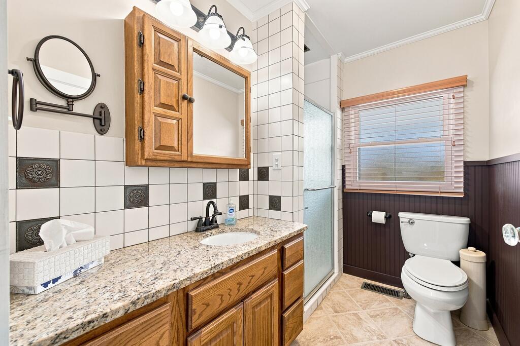 1020 Winthrop Ln. Property Photo 17
