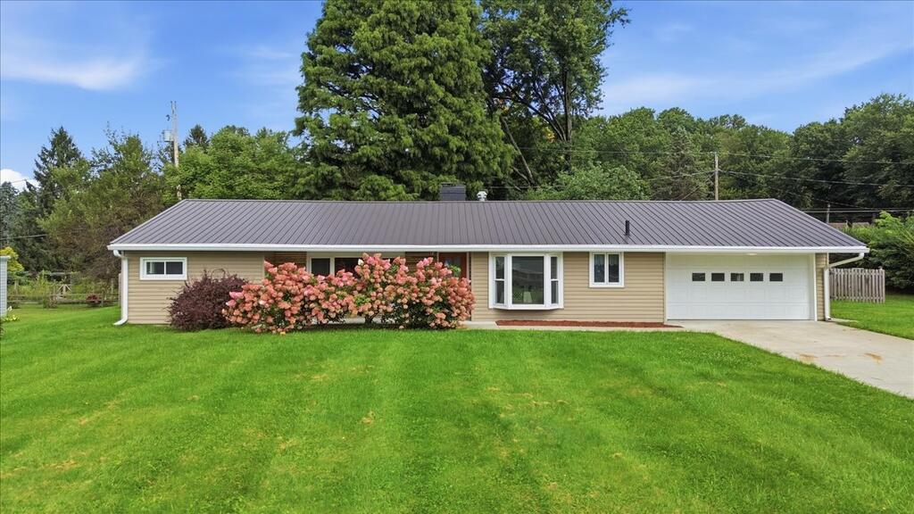 1346 Hillcrest Drive Property Photo 1