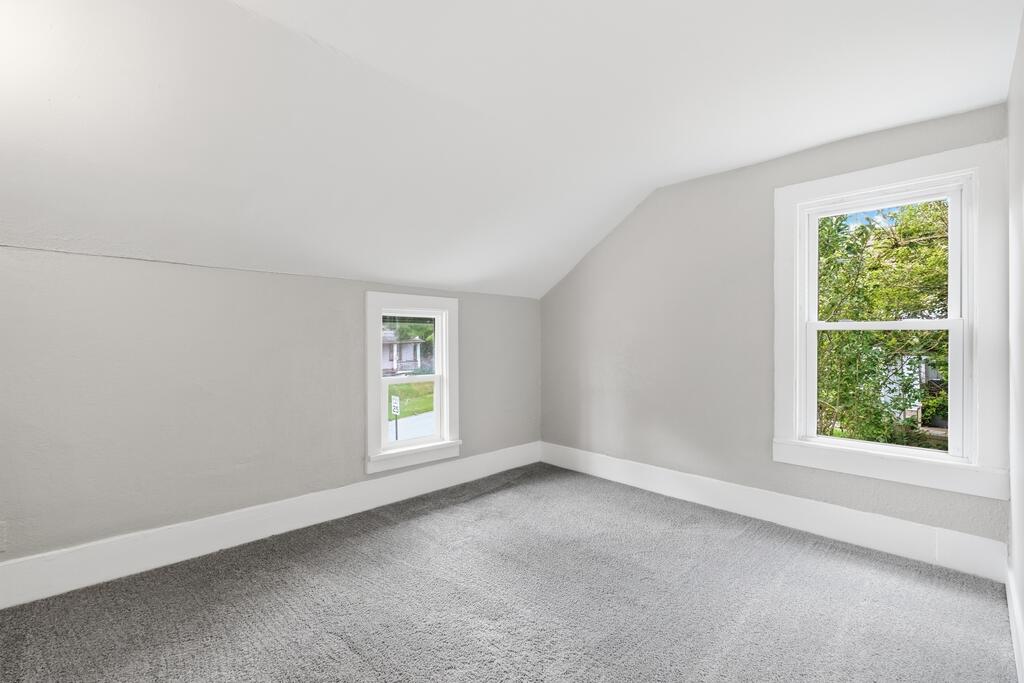304 Hammond Avenue Property Photo 23