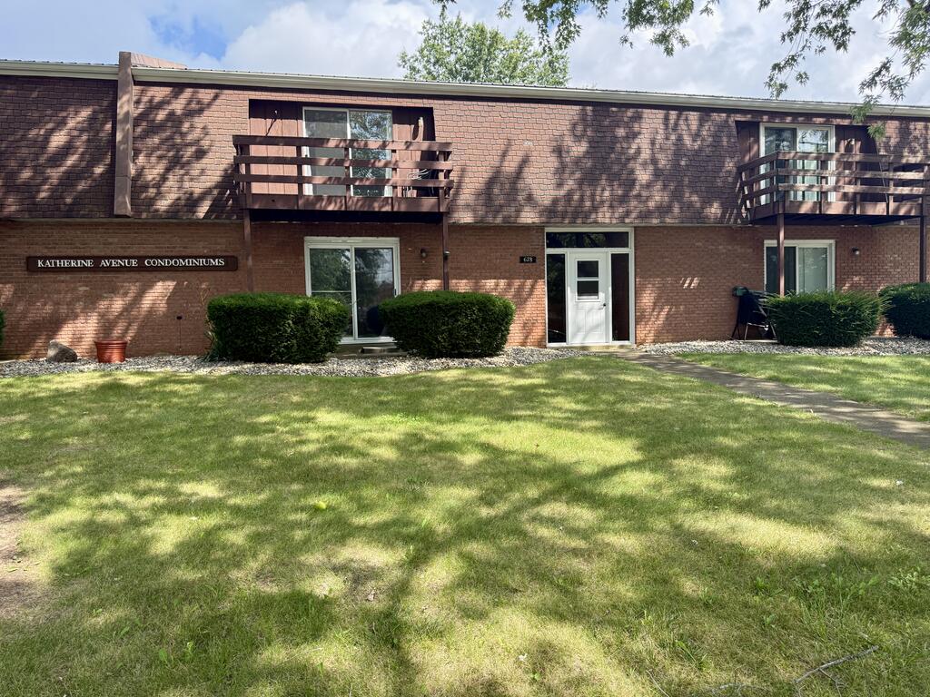 678 Katherine Ave Property Photo 1