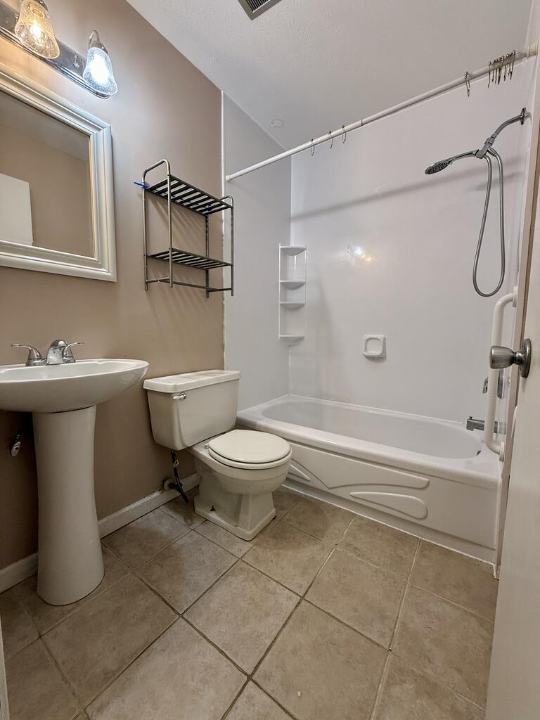 678 Katherine Ave Property Photo 13