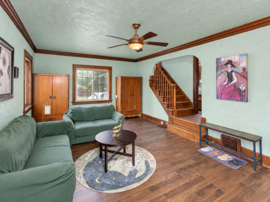 411 Scholl Rd Property Photo 3
