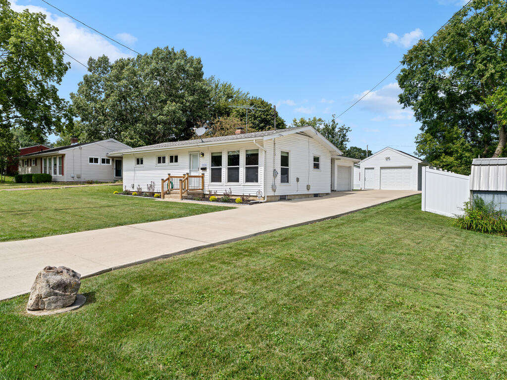 442 Forestdale Rd Property Photo 3