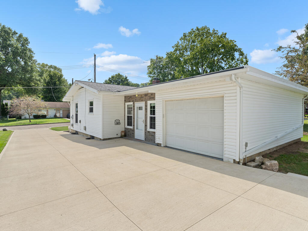 442 Forestdale Rd Property Photo 30