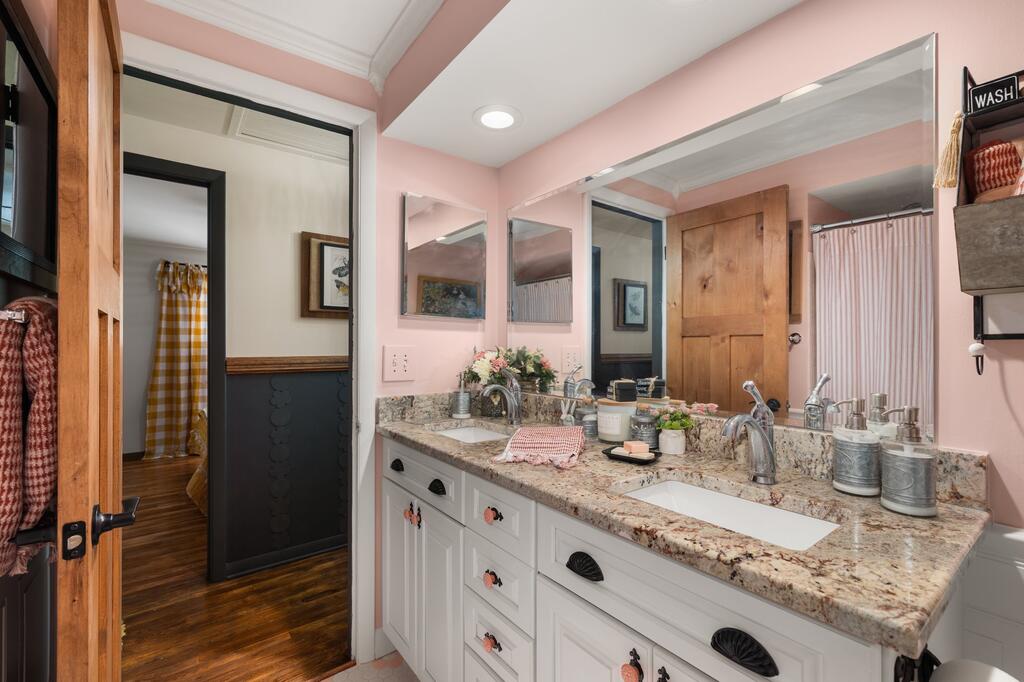 711 Olde Orchard Ct Property Photo 46