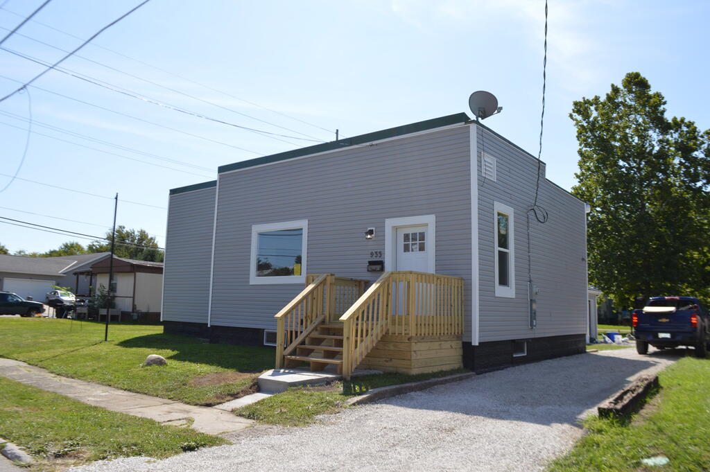 933 Woodlawn Property Photo 1