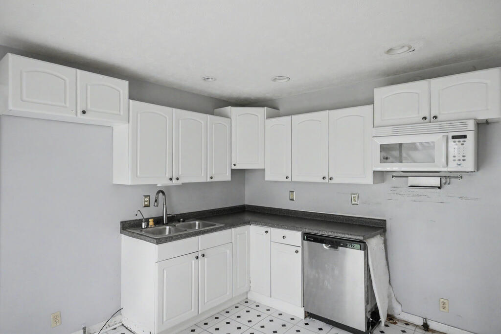 2437 Mercer Drive Property Photo 7