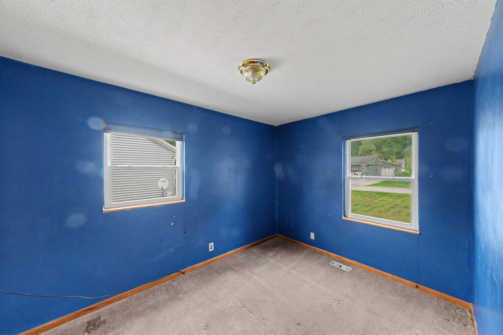2437 Mercer Drive Property Photo 8