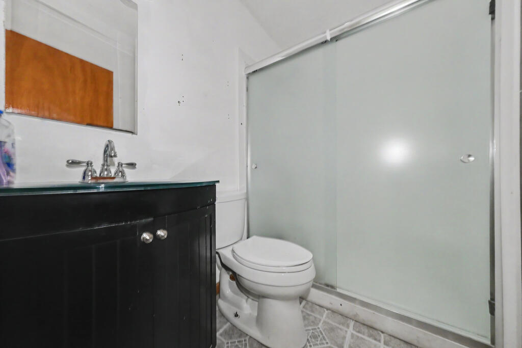 2437 Mercer Drive Property Photo 16