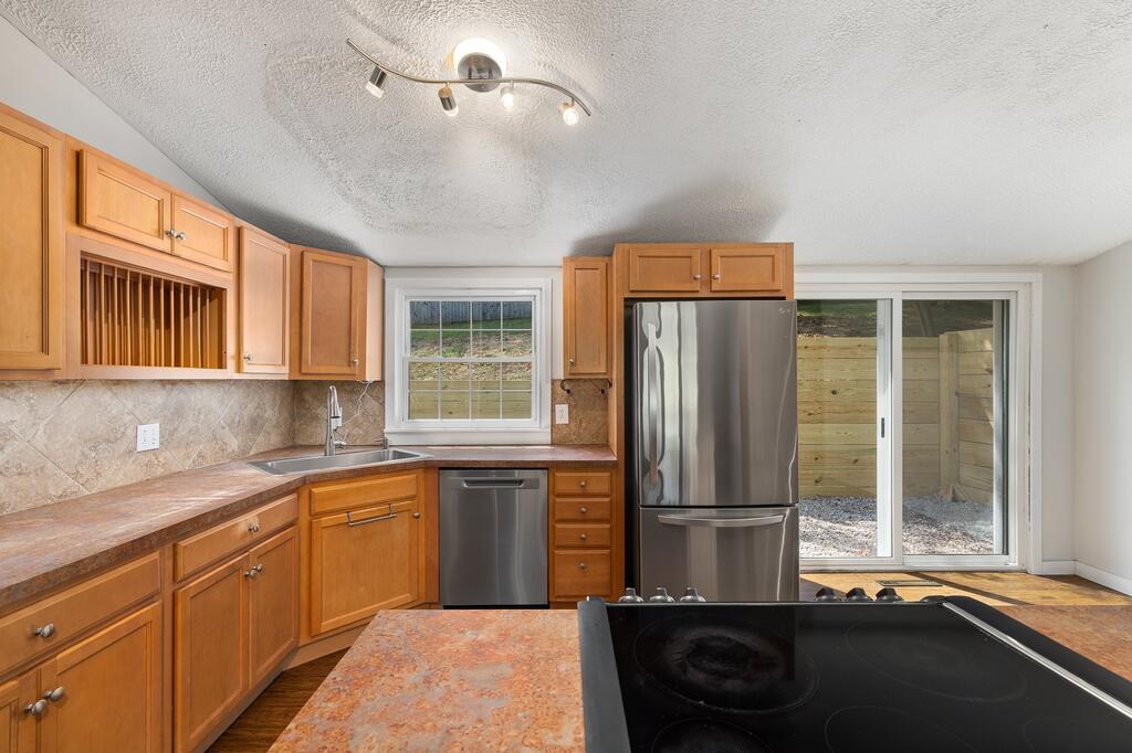 968 Mohican Drive Property Photo 9