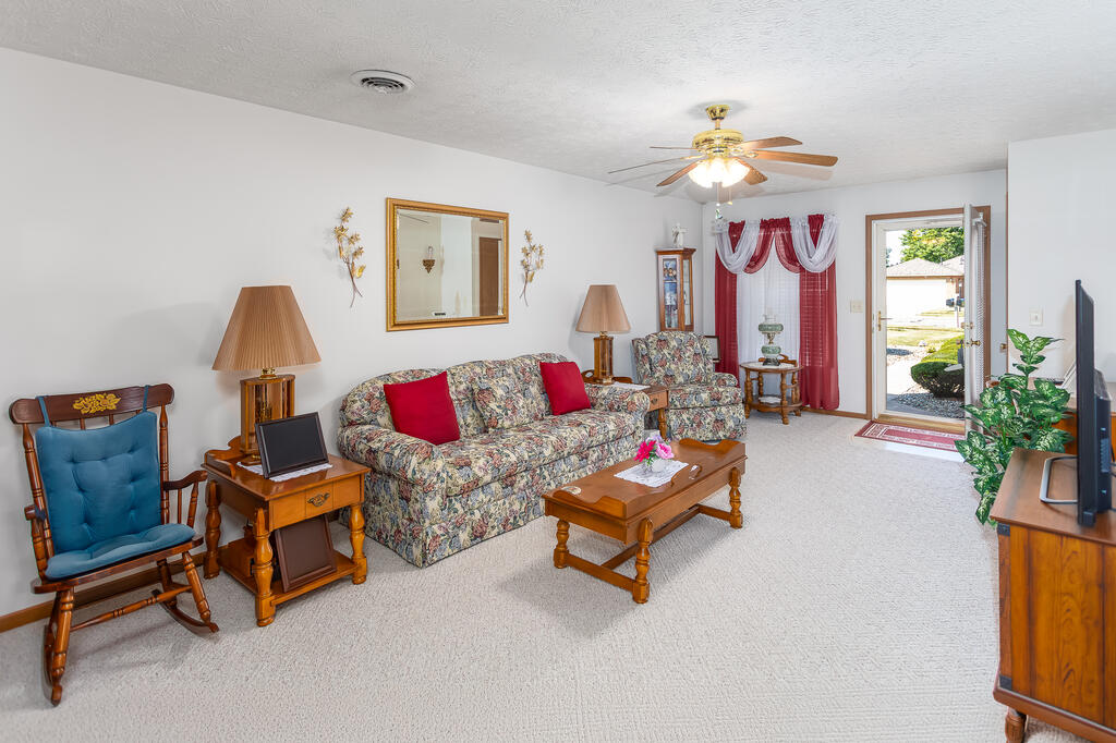 15 Riverview Dr Property Photo 3