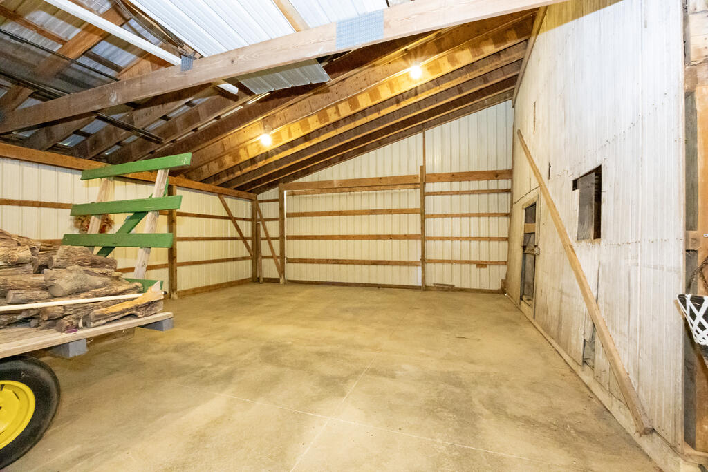 1319 County Road 1153 Property Photo 37